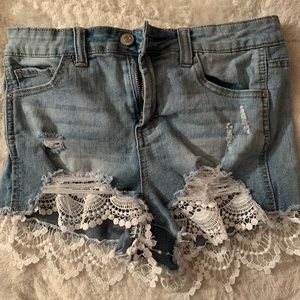 Super cute high rise denim shorts